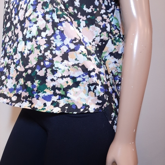3/$20 BCBGENERATION Floral Flowy Blouse Short Sleeve Draped Open Back Cut Out - Picture 6 of 12